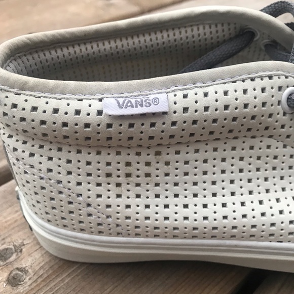 RARE VAULT Vans Perforated Leather Chukka Boot - Picture 4 of 6